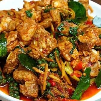 C13.Stir Fried Red Curry (Pad Ped).