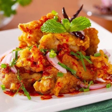 B9.Spicy Chicken Cracker Salad.