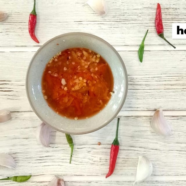 Hot sauce 2Oz (good for pork stew, siew dish, pad Thai street).