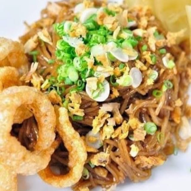 Changmai Garlic Soy Noodle.