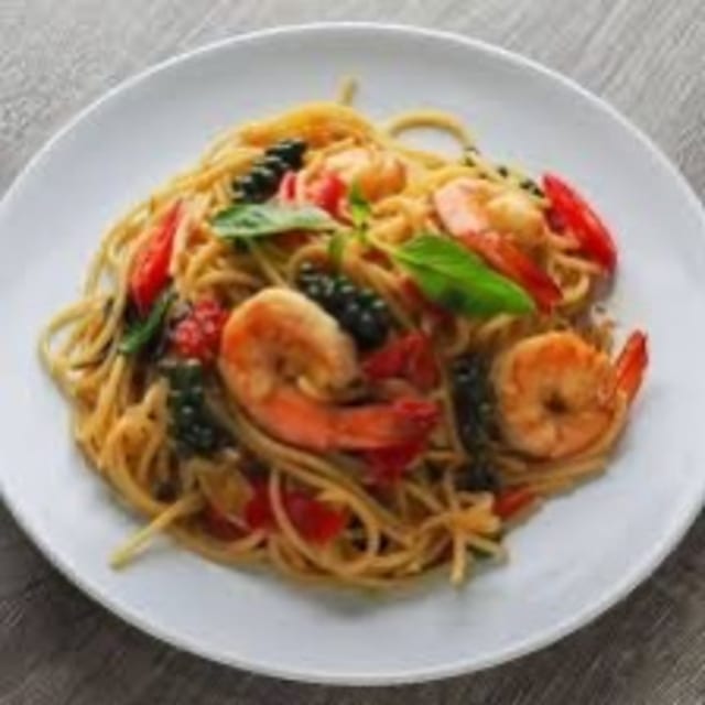 D4. Spaghetti with spicy basil sauce.