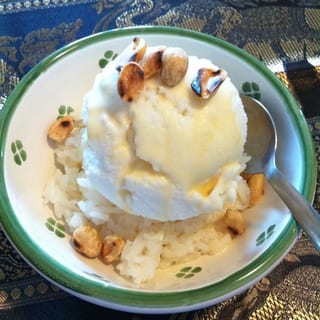 Stick rice with Coconut ice cream