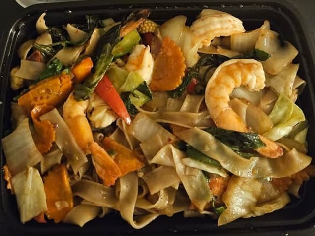 Royal Drunken Noodle (Pad Kee Mao).